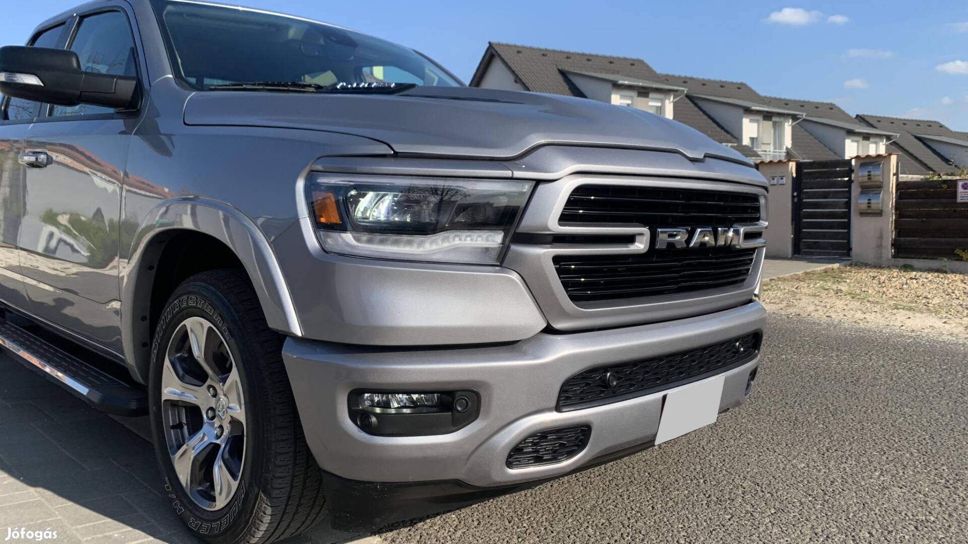 Dodge RAM 5.7 1500 4x4 Laramie Sport (Automata)...