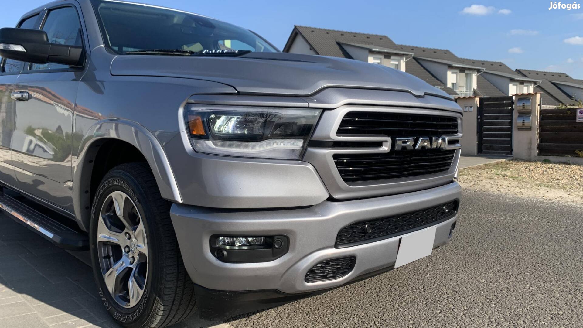 Dodge RAM 5.7 1500 4x4 Laramie Sport (Automata)...