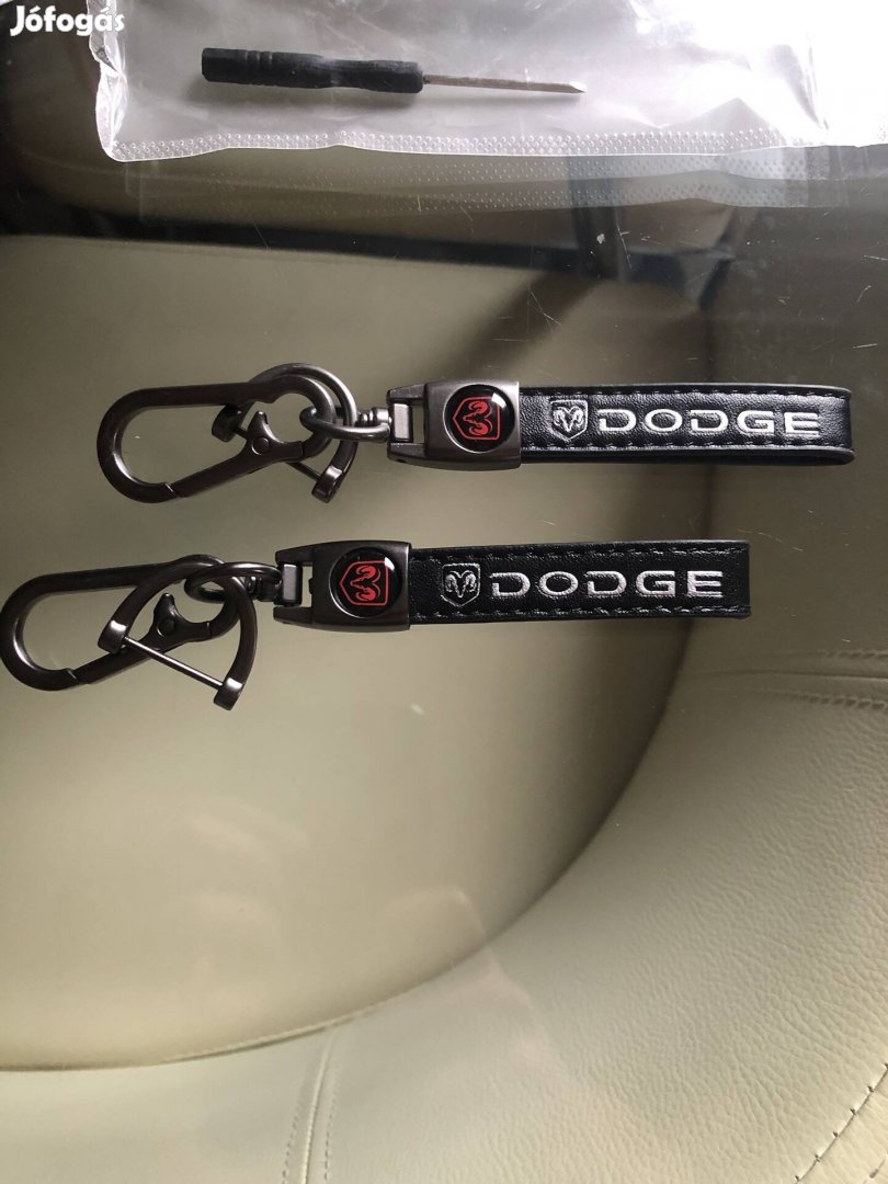 Dodge kulcstartó 