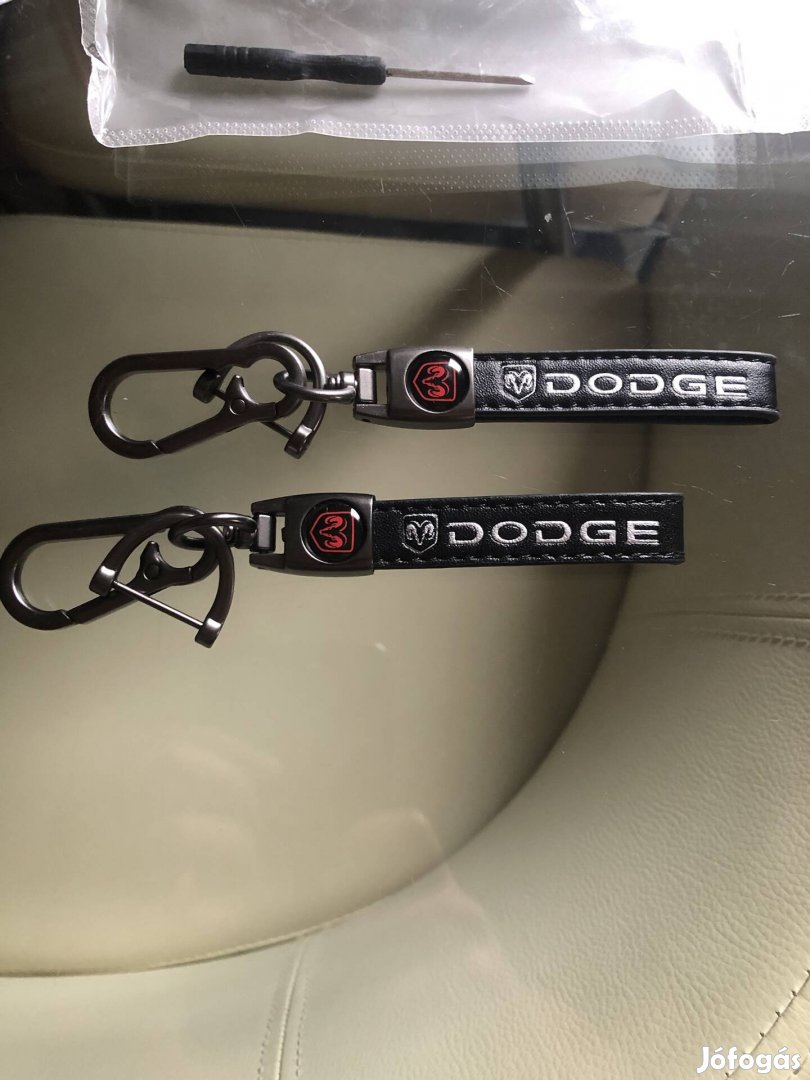 Dodge kulcstartó 