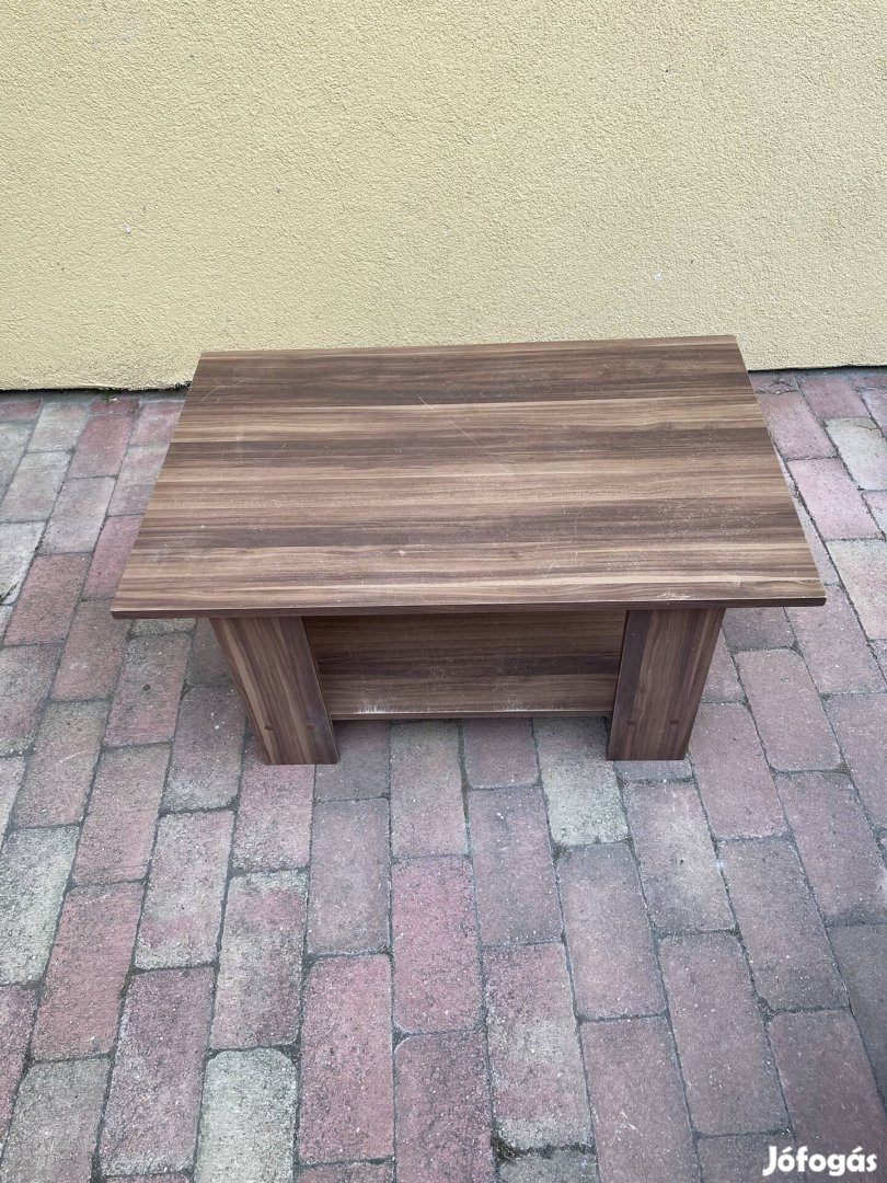 Dohanyzóasztal, TV állvány eladó