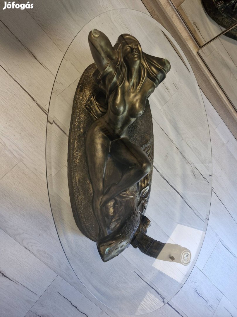 Dohányzóasztal -fa, Afrodité