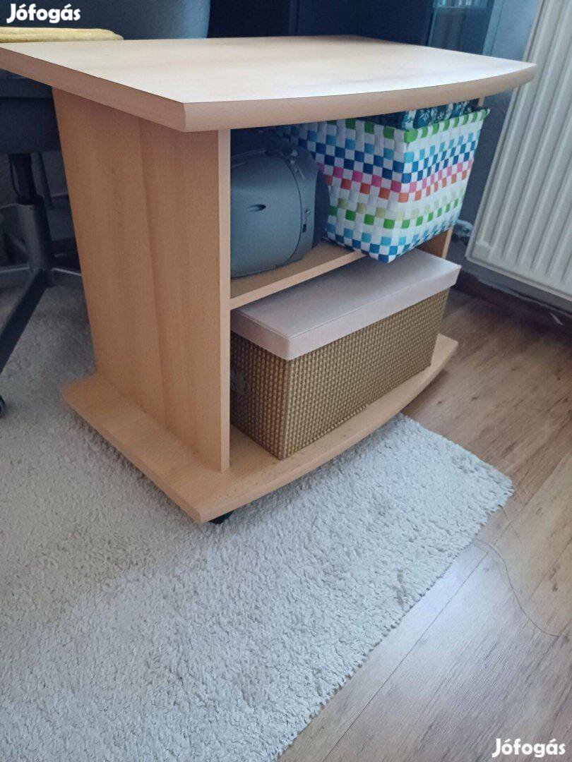 Dohányzóasztal, kiasztal 70x40x55