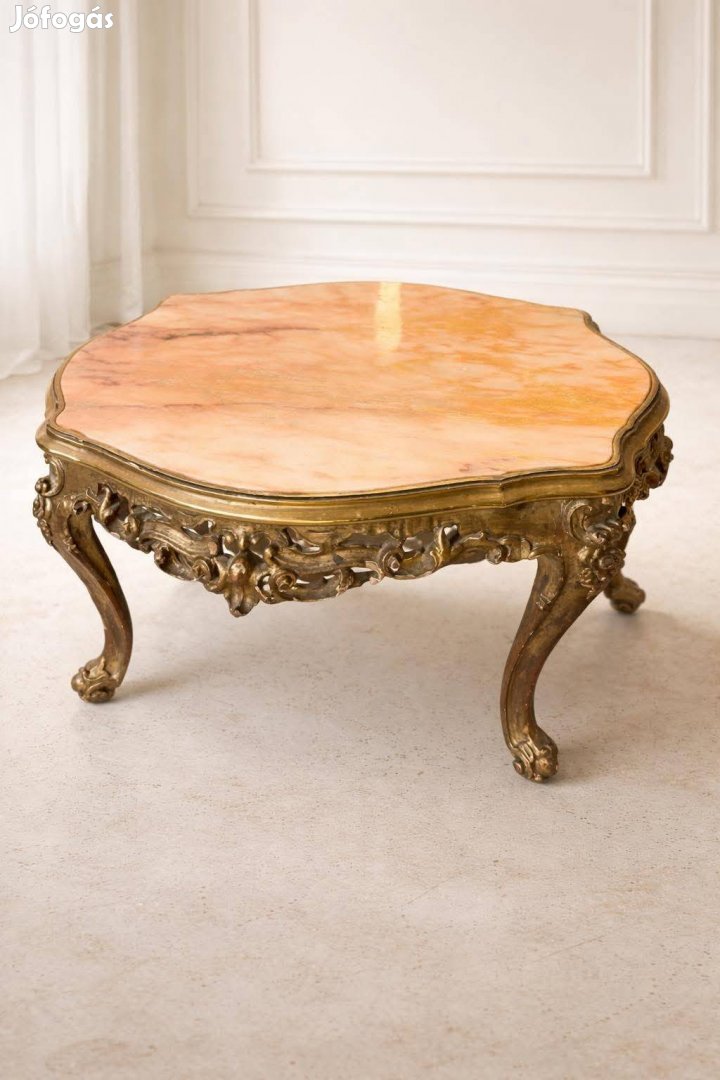 Dohányzóasztal aranyozott márványlappal
