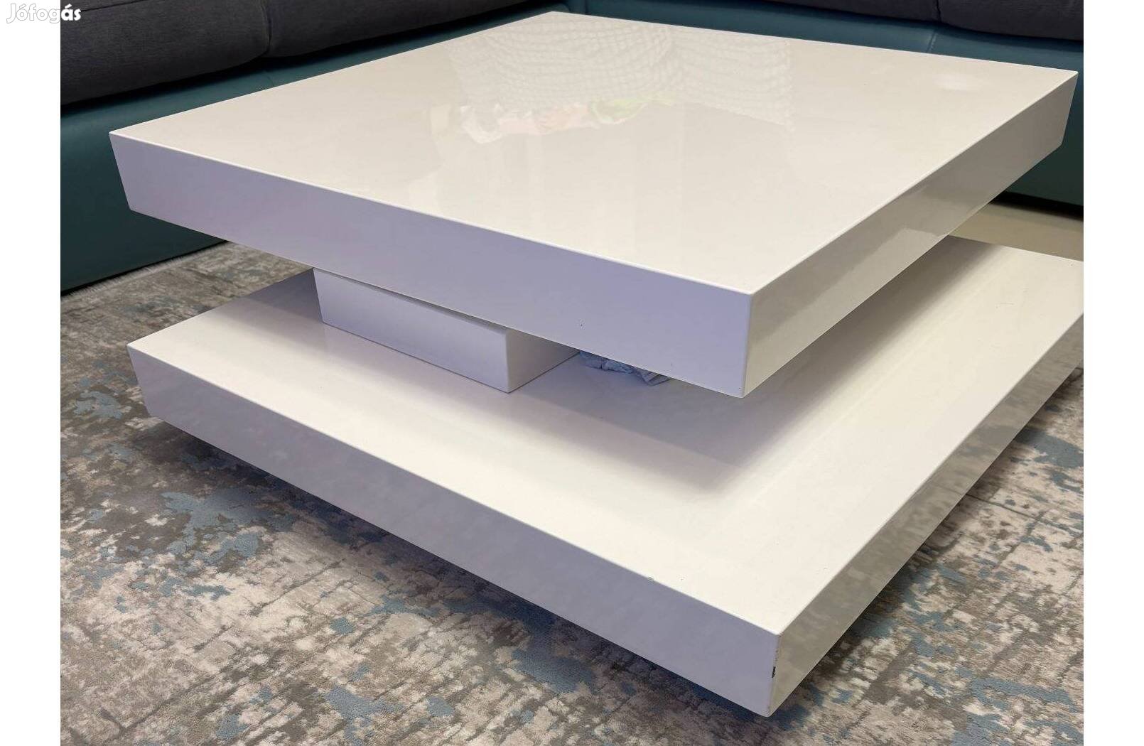 Dohányzóasztal fehér