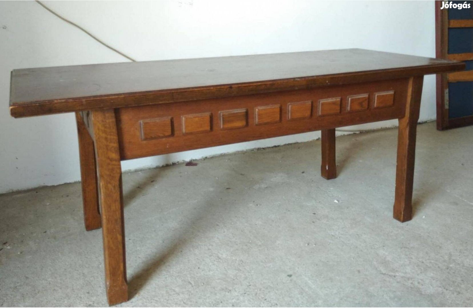 Dohányzóasztal jó áron eladó
