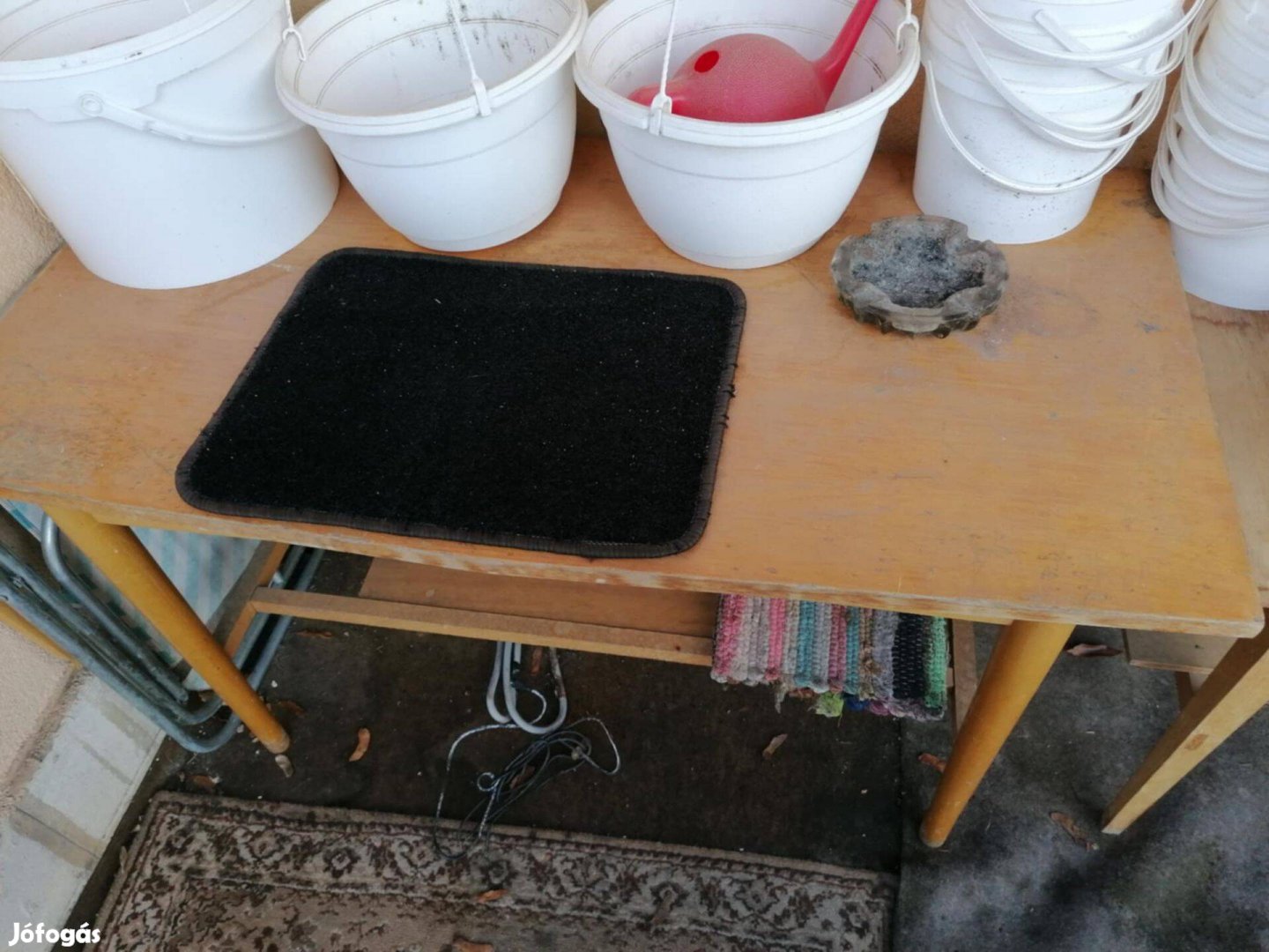 Dohányzóasztal régi retró