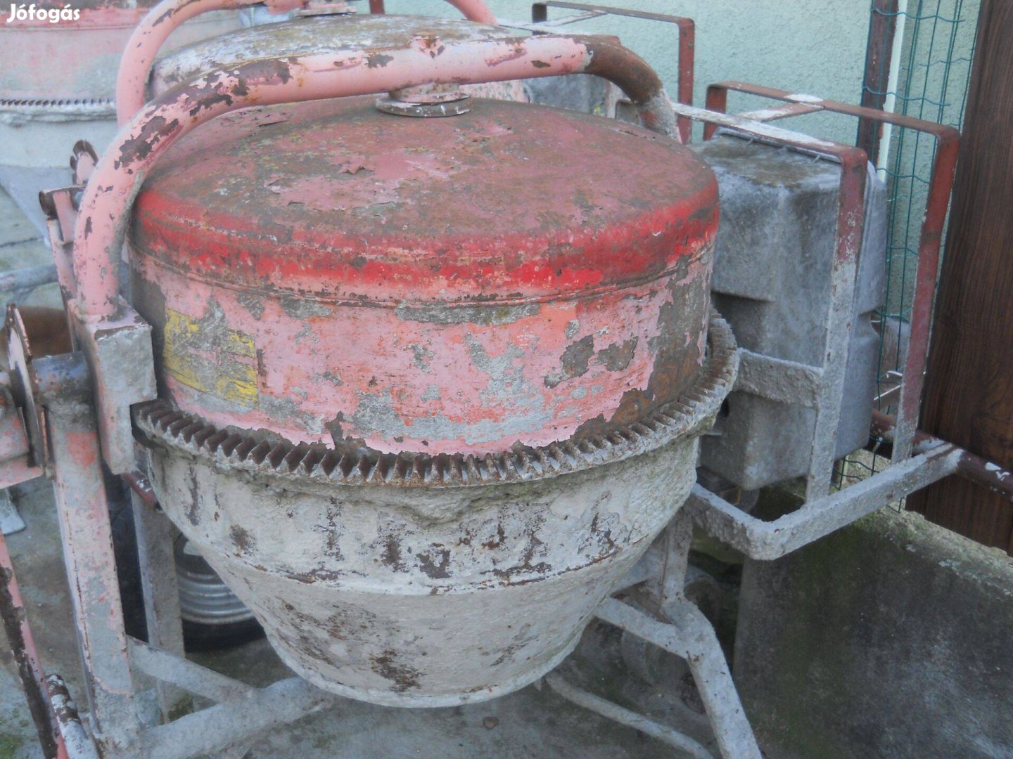 Dokker betonkeverő eladó