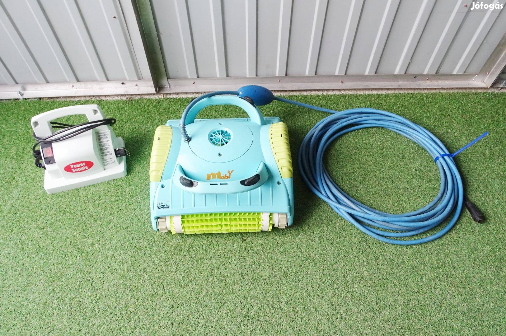 Dolphin Moby automata medence porszívó robot tisztító robot