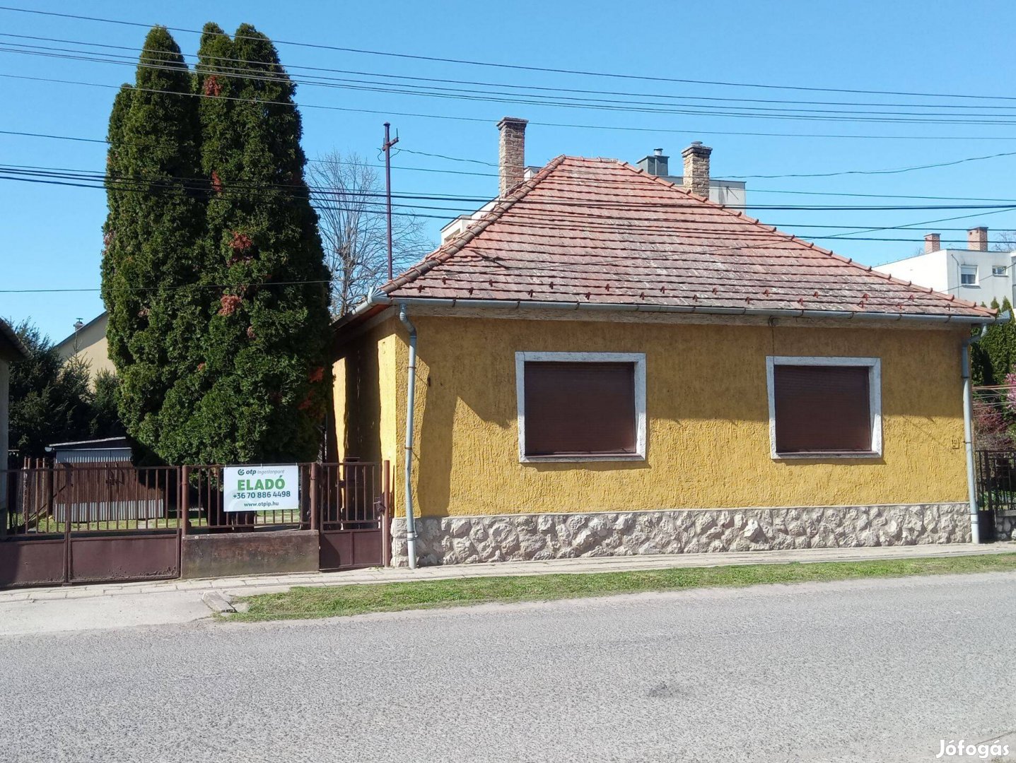 Dombóvár belvárosában azonnal költözhető 76 nm családi ház eladó!