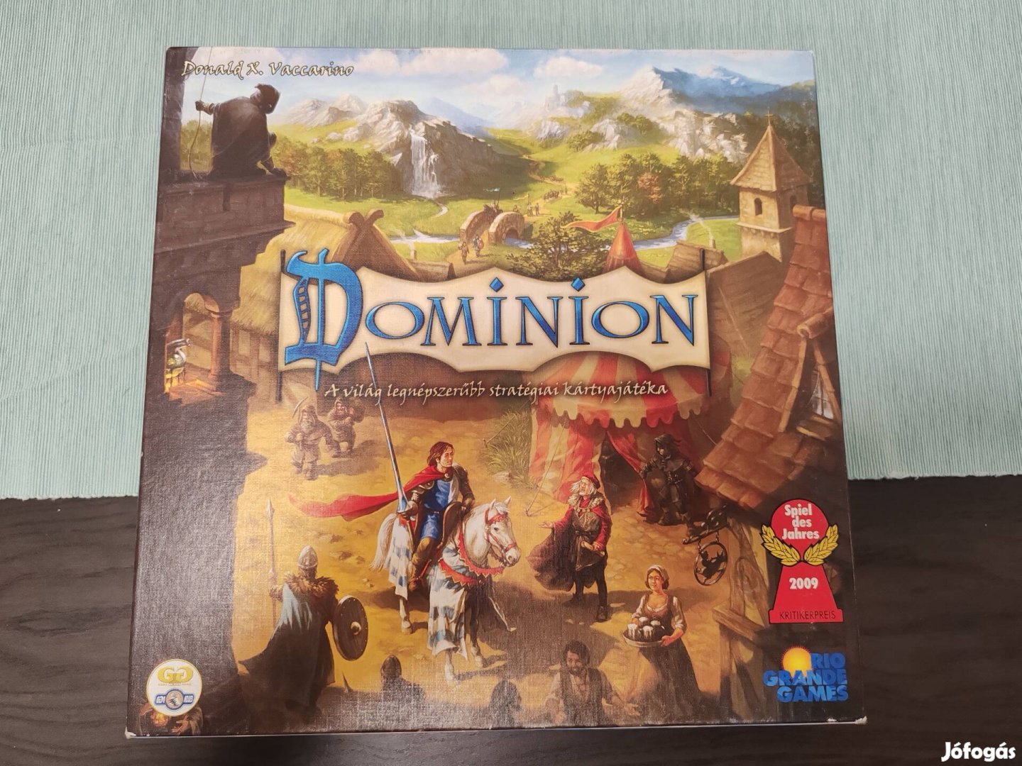 Dominion és Intrika kiegészítő társasjáték 