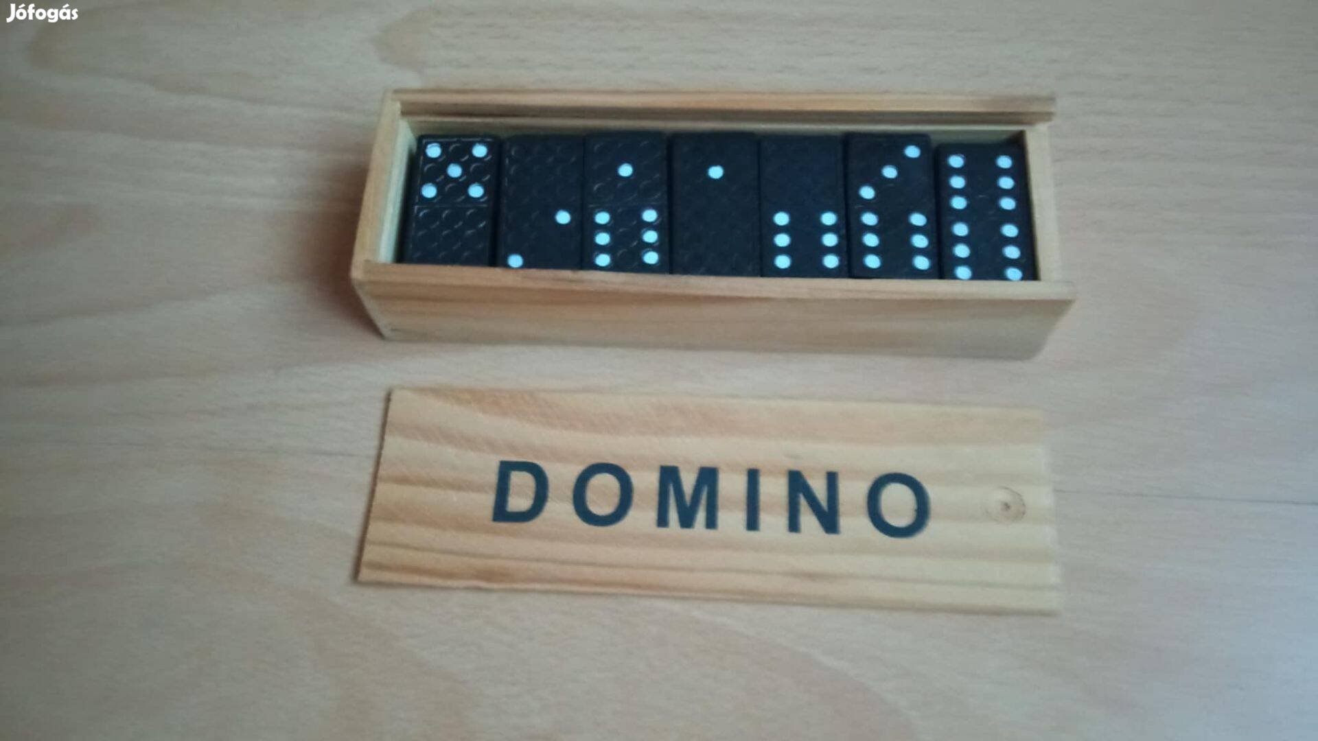 Dominó fa dobozban 800 Ft