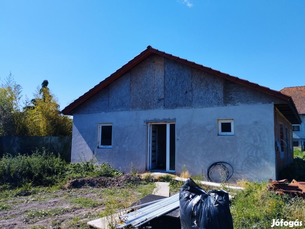 Dömsöd, Központ közeli utca, 2097 m2-es, telek