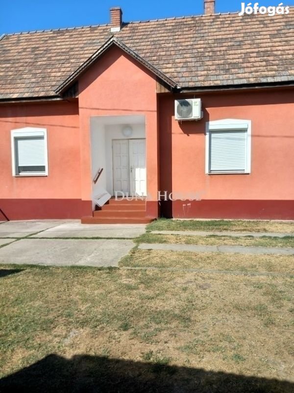Dömsödi 94 nm-es ház eladó