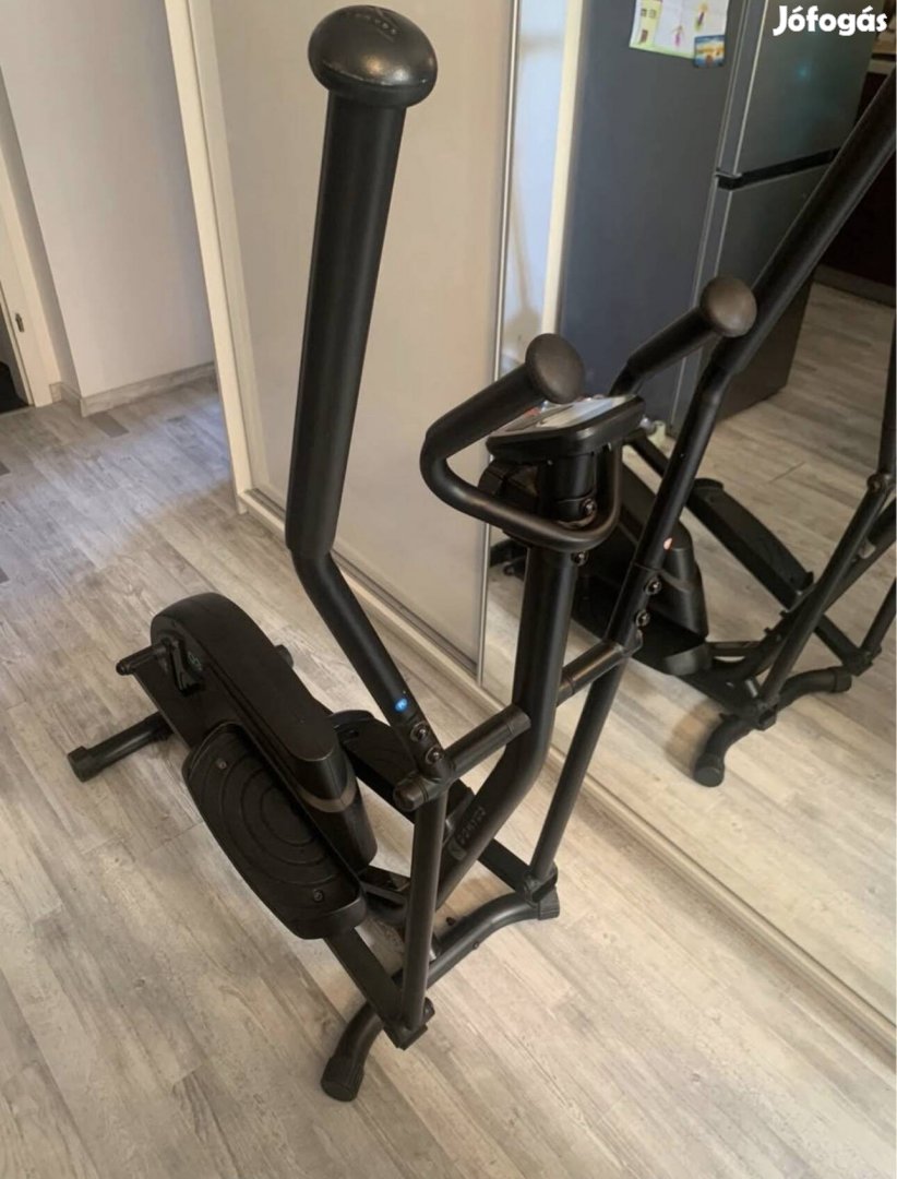 Domyos Essential 03 típusú elliptikus tréner