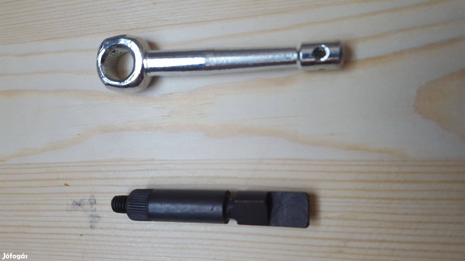 Dongó motor kuplung kiemelő