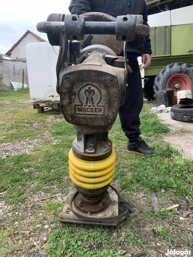 Döngölőbéka Döngölő talajtömörítő