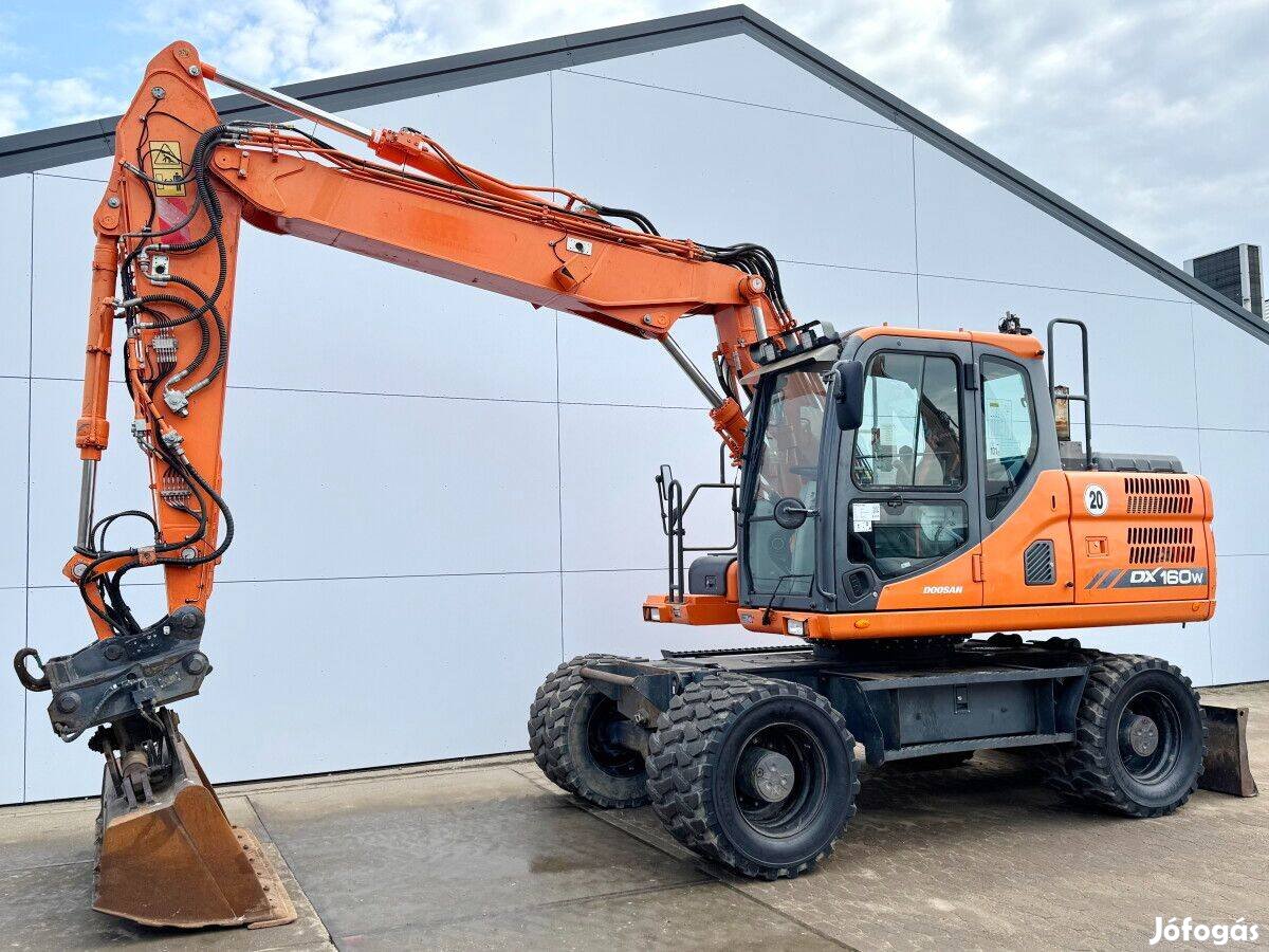 Doosan DX160W-3 Mobil Kotró / 8.181 üzemóra / Lízing 20%-tól