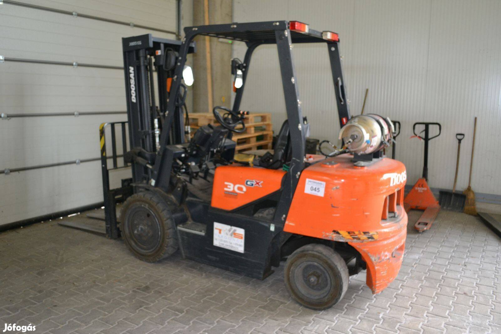 Doosan gázüzemű homlokvillás targonca