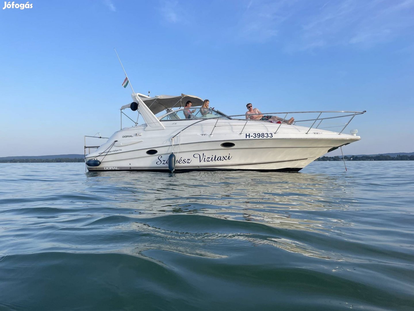 Doral 300 Balatonaligai kikötőhellyel 