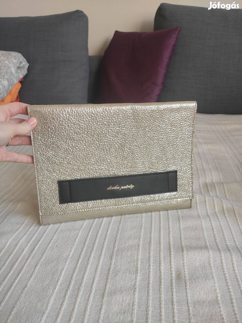 Dorka petrity clutch