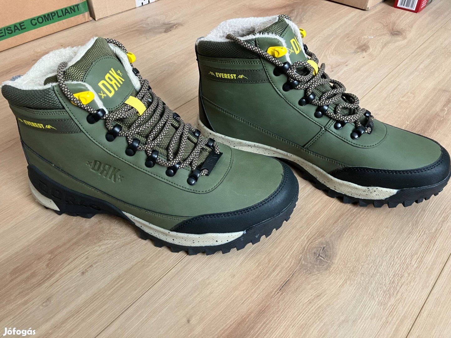 Dorko Everest khaki ffi 43-as téli bakancs