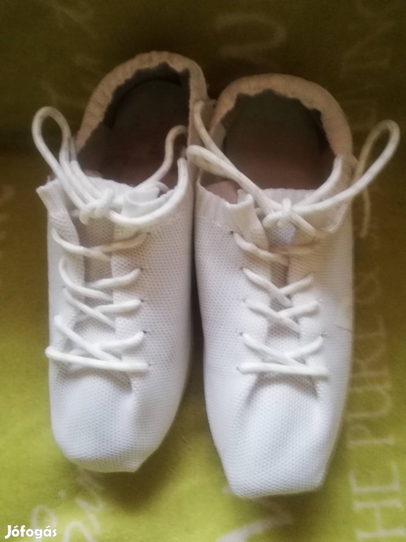 Dorko fehér nyári cipő, 37_es