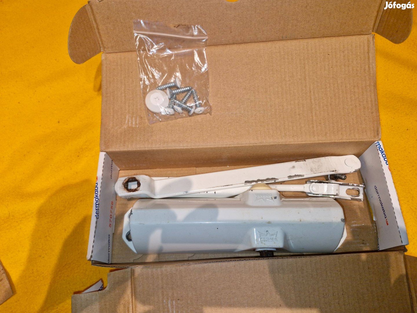 Dormakaba ajtóbehúzó