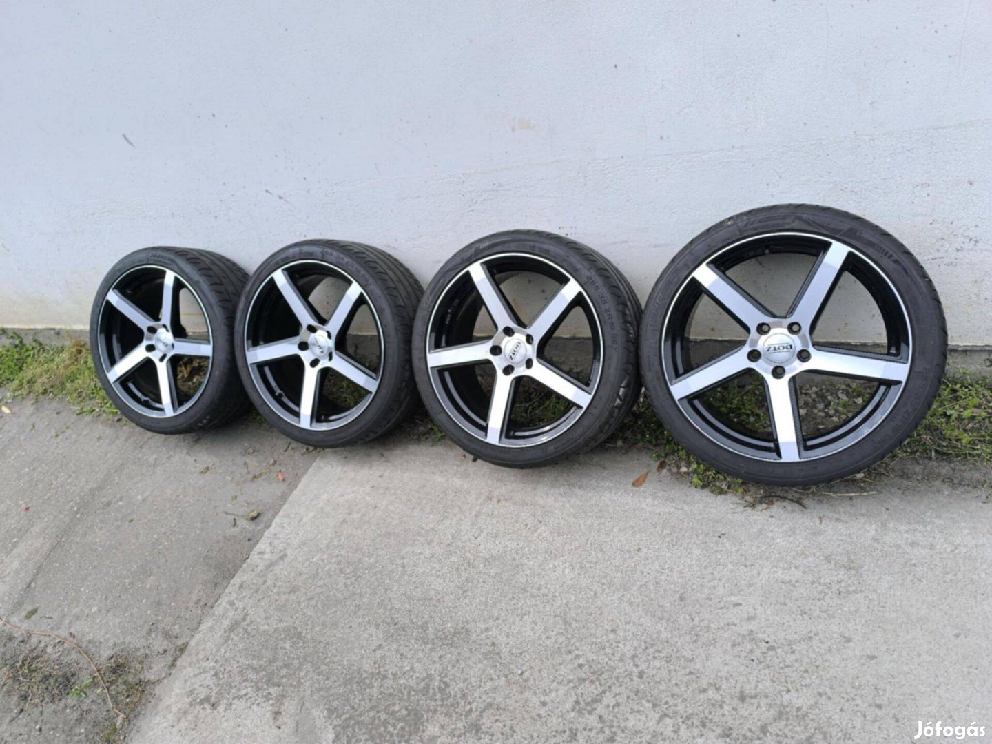 Dotz Alufelni 5x112 19 coll ET 35 255/35 R19 Nyári gumi