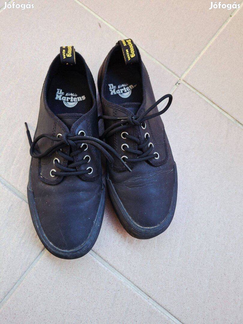Dr Martens 39-es női félcipő