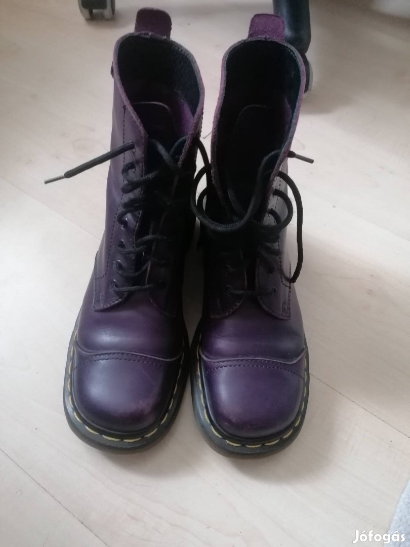 Dr Martens bakancs 37 női 