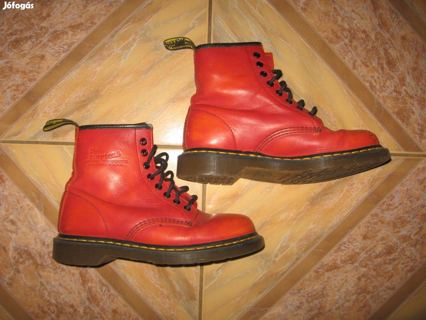 Dr Martens bakancs 39-es