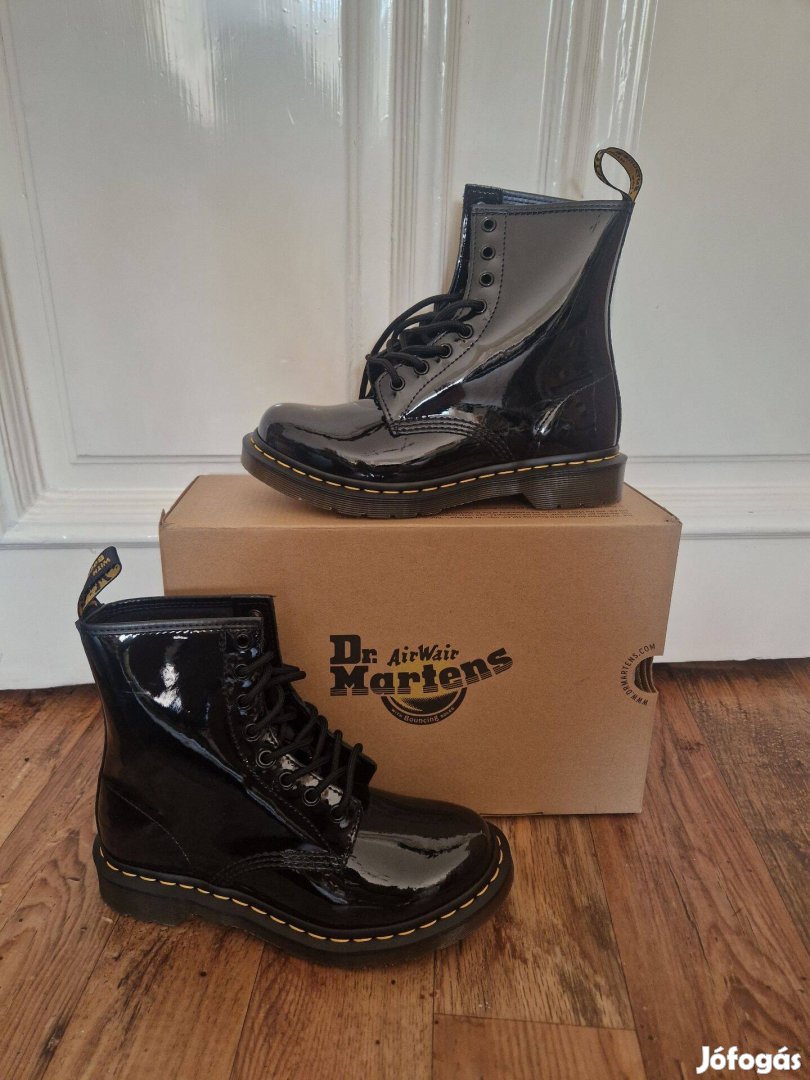 Dr Martens lakk fekete bakancs 39-es / UK 6-os méret új