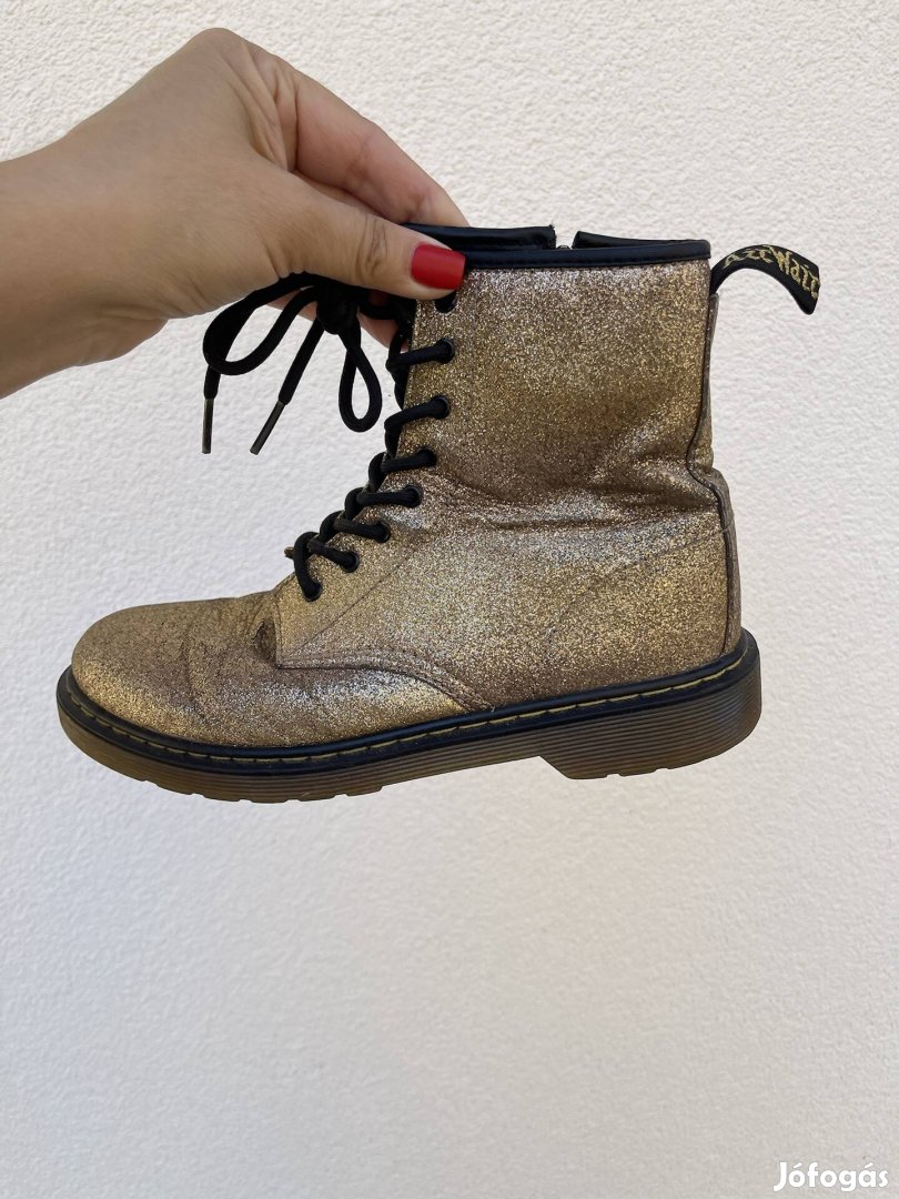 Dr Martens női bakancs