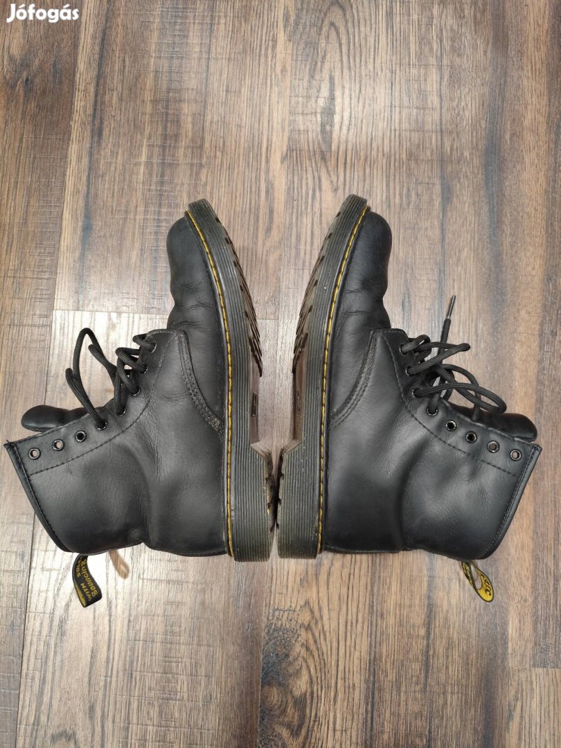 Dr Martens vízálló bőr bakancs 