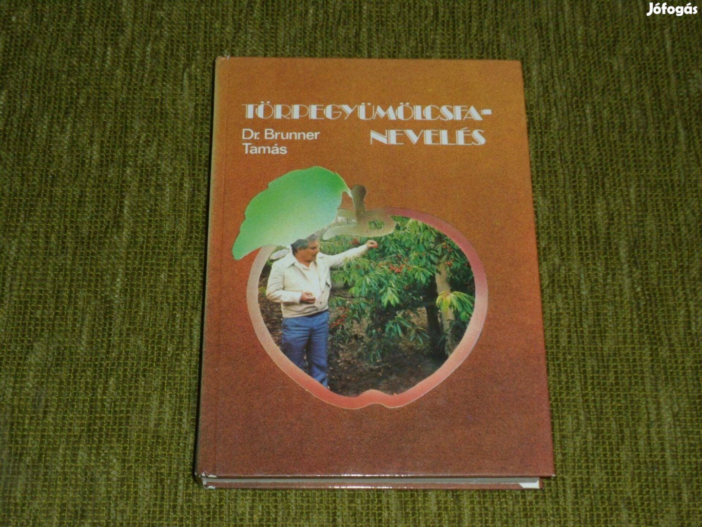 Dr. Brunner Tamás Törpegyümölcsfa-nevelés