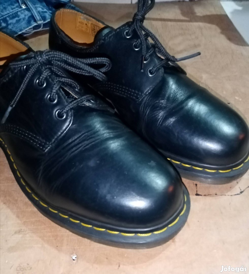 Dr. Martens 47 es