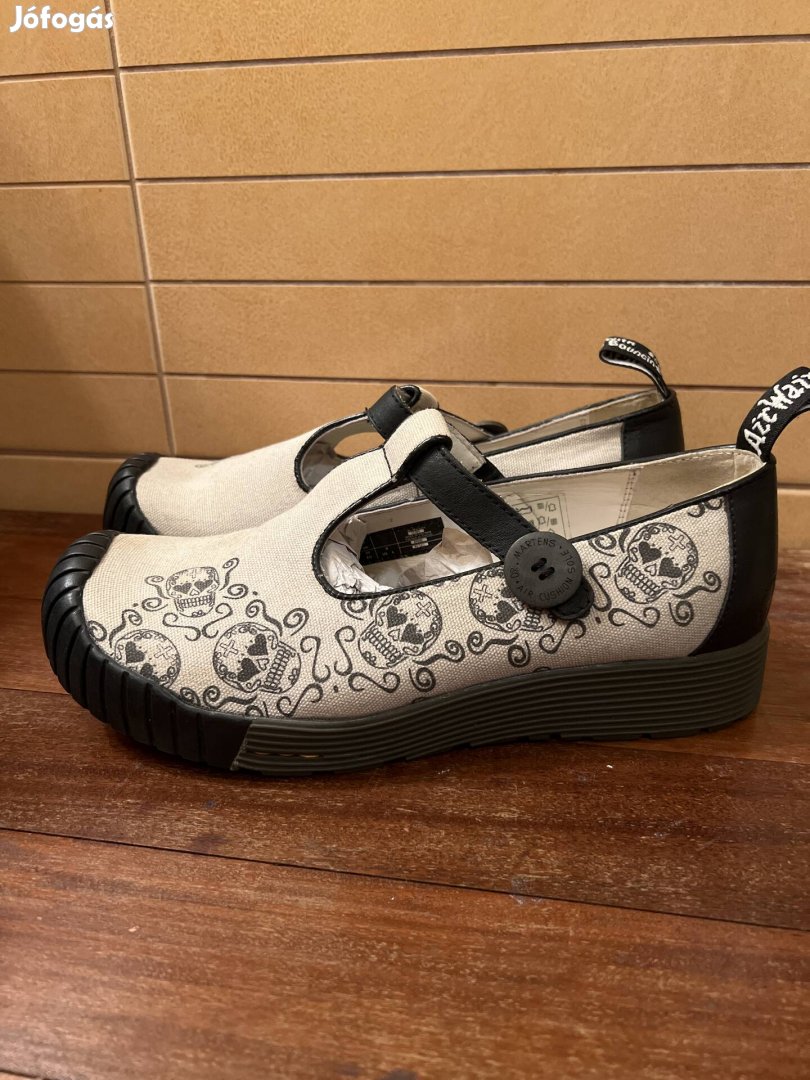 Dr. Martens Air Cushion Sole Női cipő 39-es