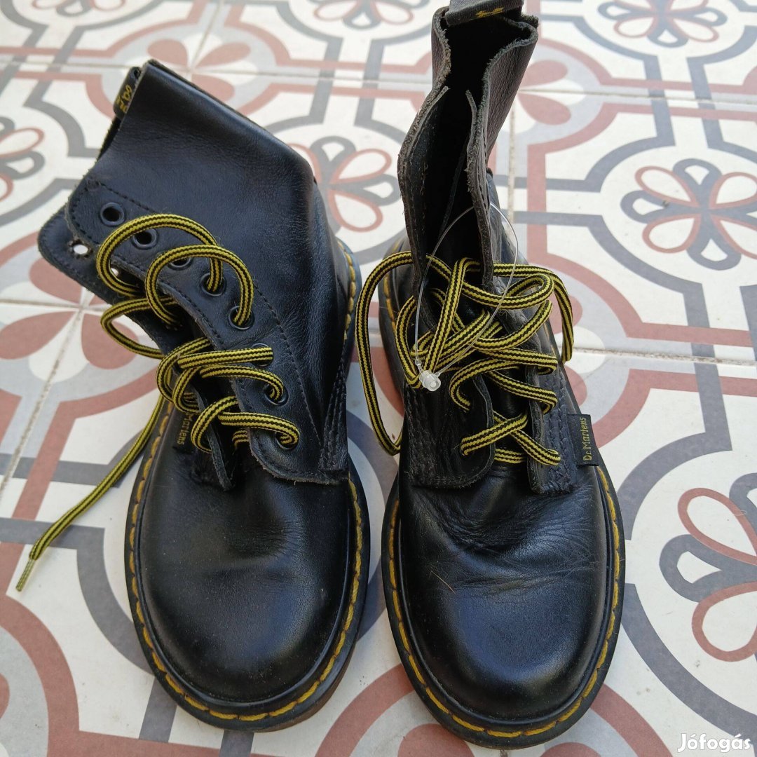 Dr. Martens MIE gyerekbakancs