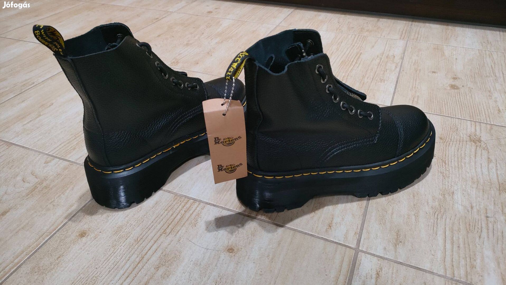 Dr. Martens Sinclair bakancs kínai