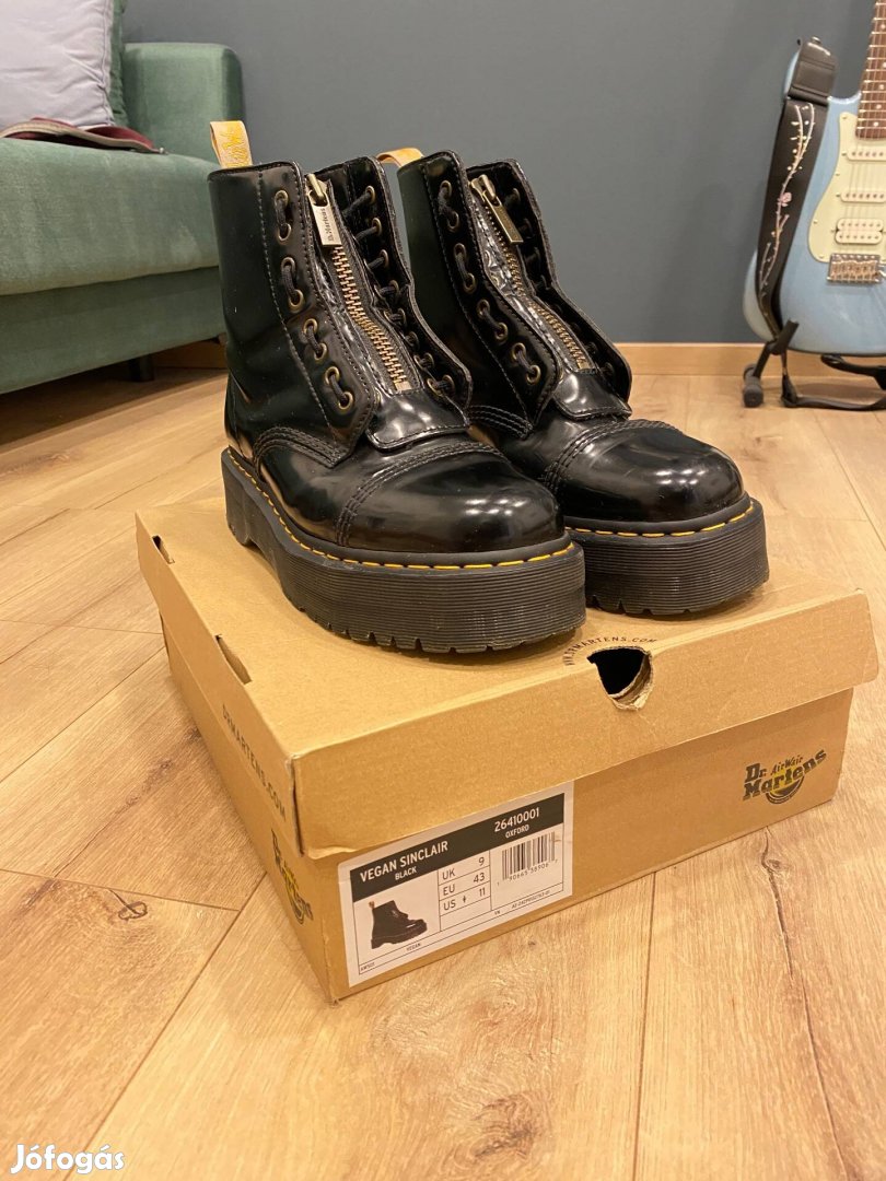 Dr. Martens Sinclair platform bakancs