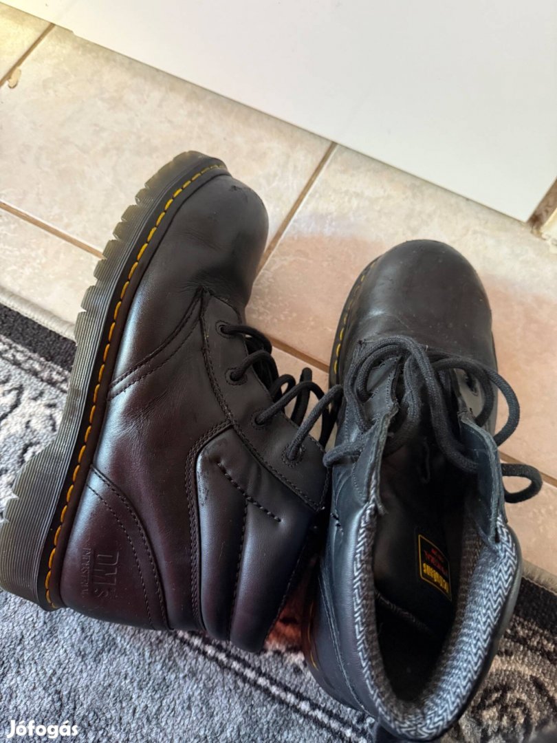 Dr. Martens bakancs
