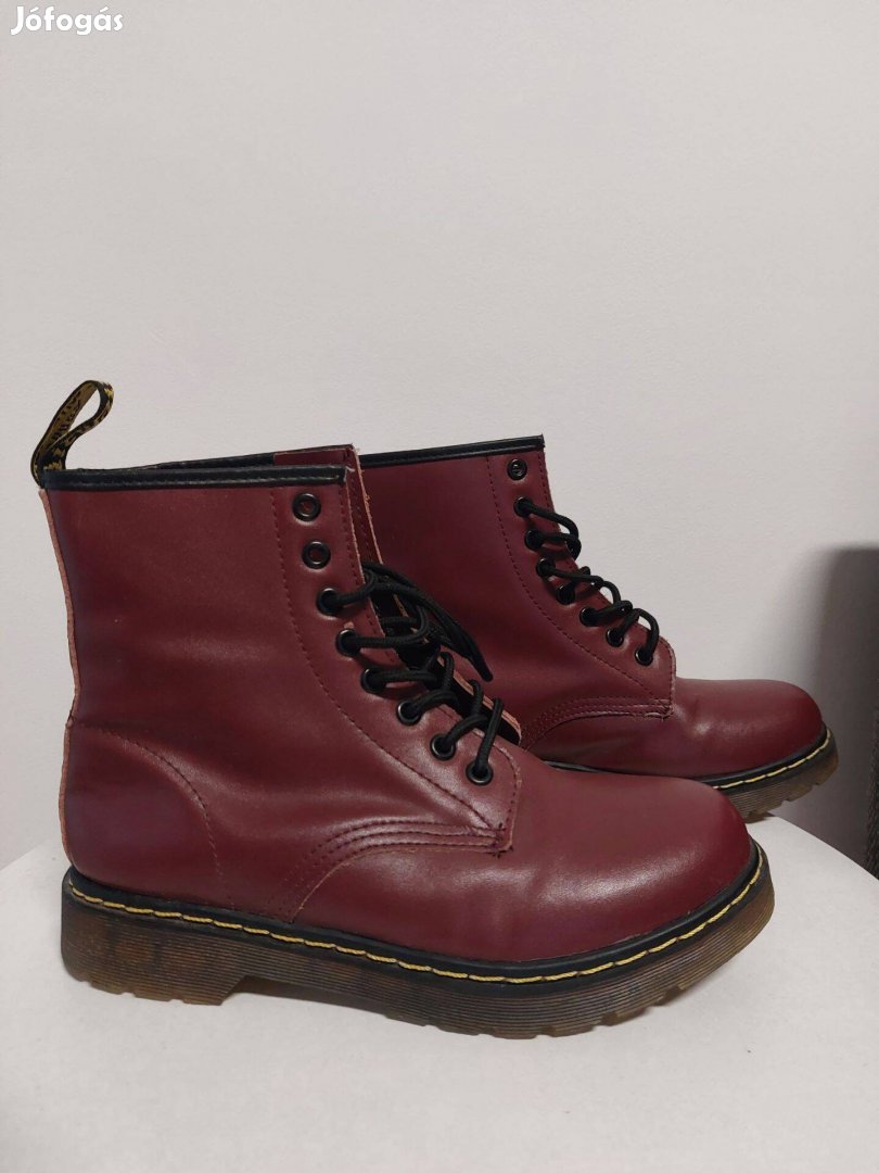 Dr. Martens bakancs