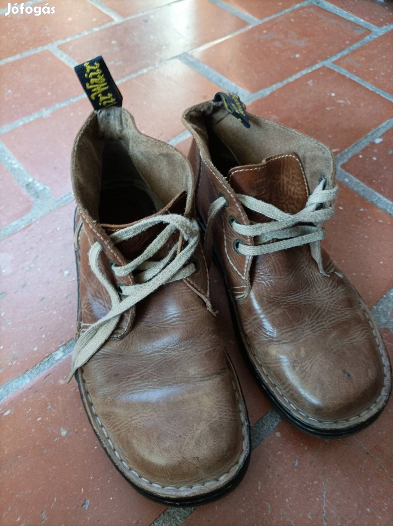 Dr. Martens férfi bakancs 42-es