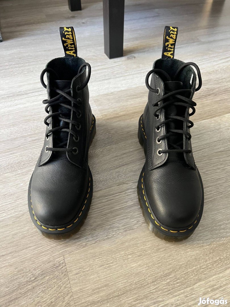 Dr. Martens férfi bakancs (bőr)