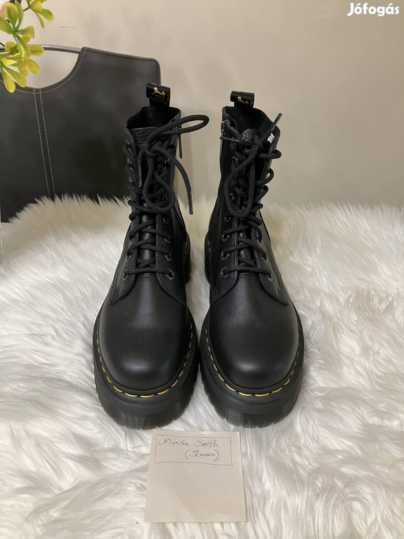 Dr. Martens női platform valódibőr bakancs