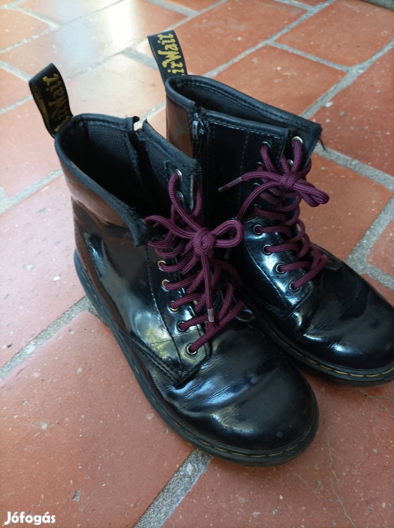 Dr.  Martens gyerek bakancs 34-es 