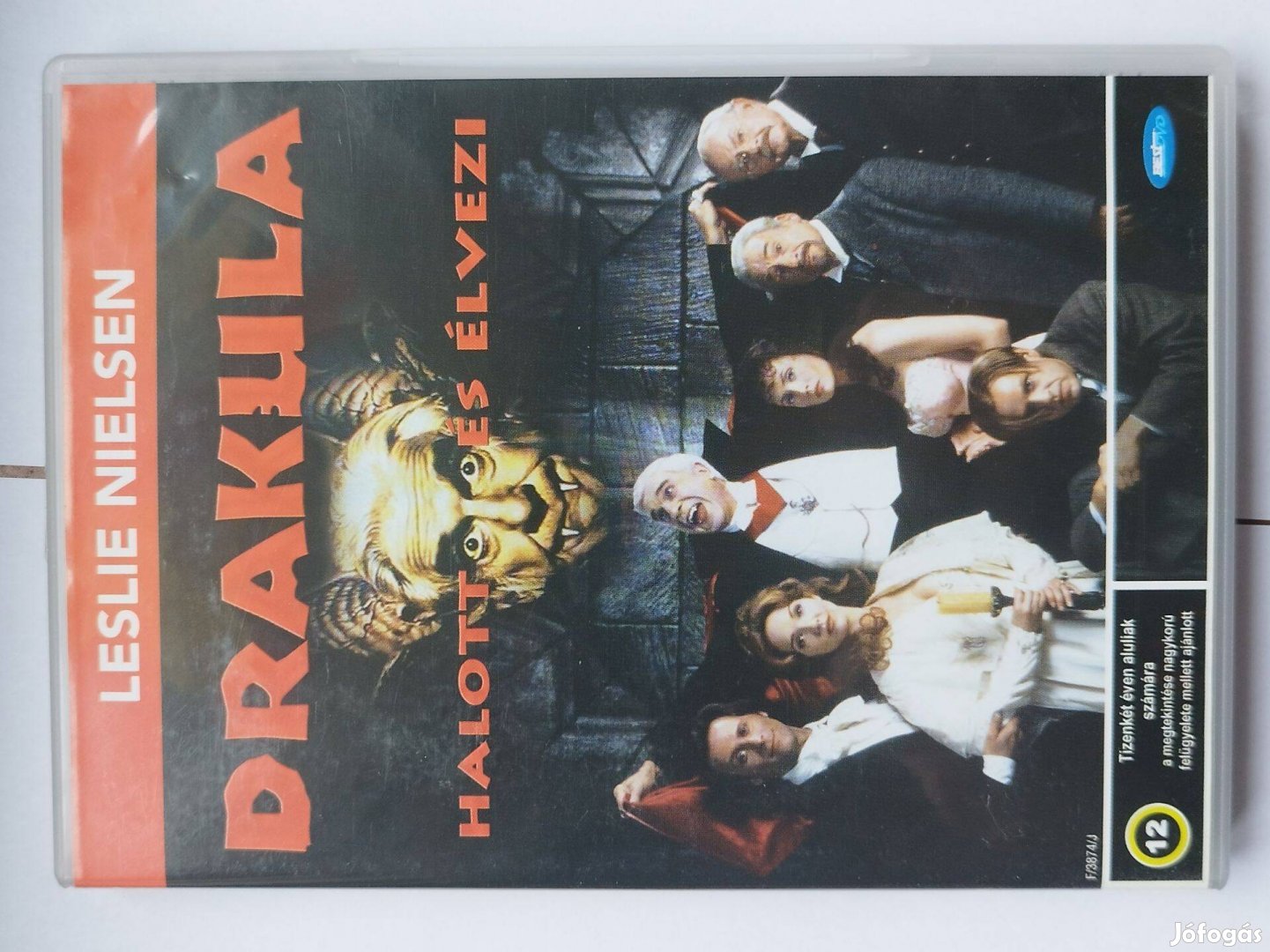 Drakula halott és élvezi DVD