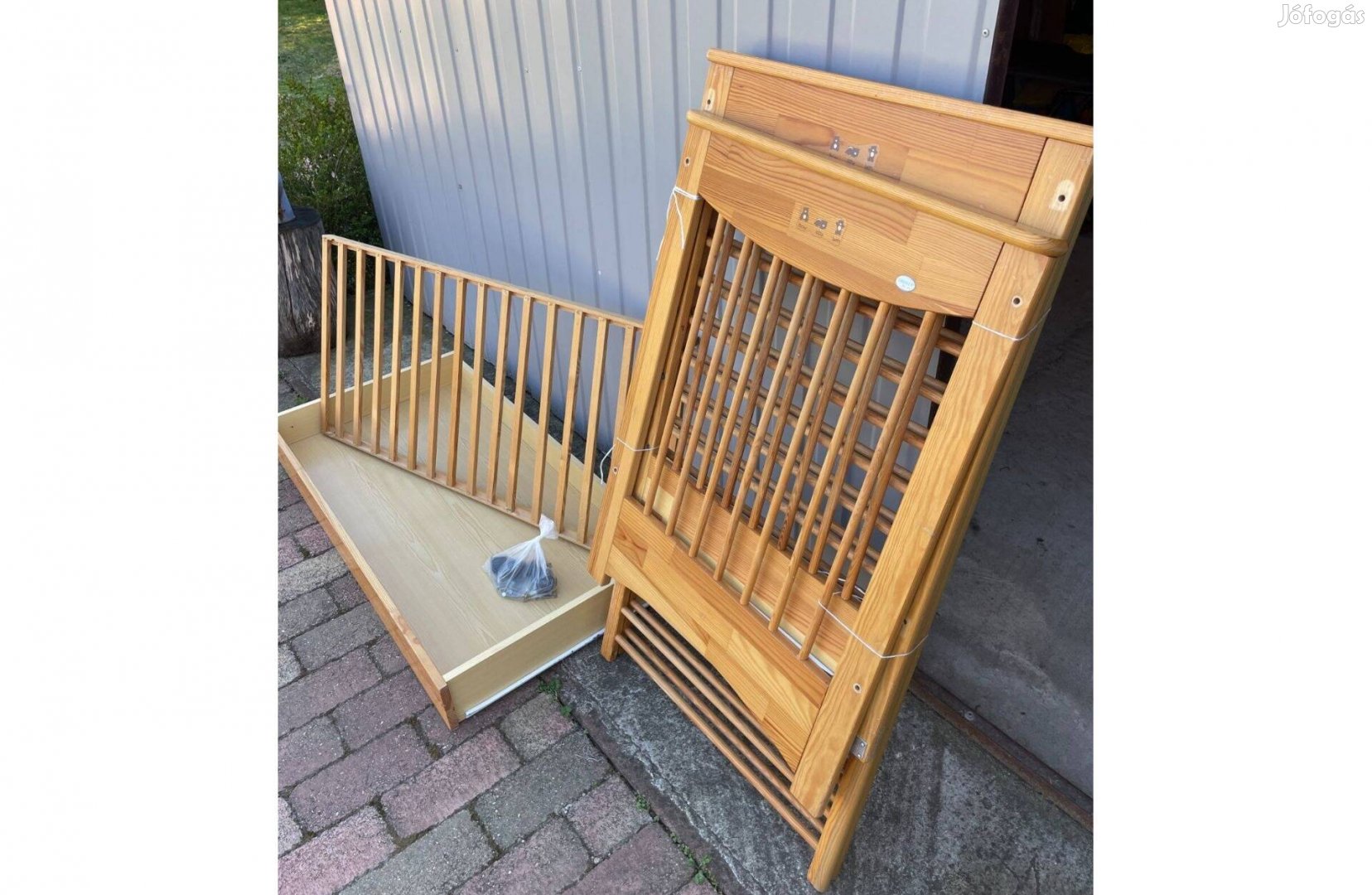 Drewex tömör fenyő, babaágy 120cmx60cm, ágyneműtartóval. Matrac nélkül