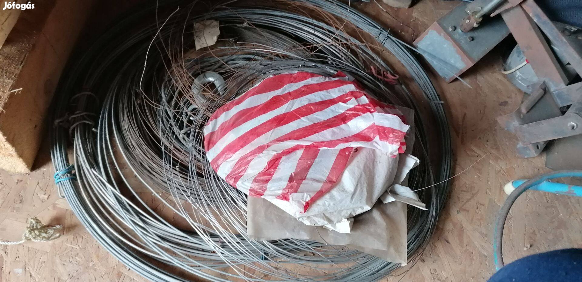 Dróthuzalok több darab